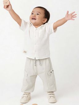 max - Boys Beige Solid Cargo Joggers