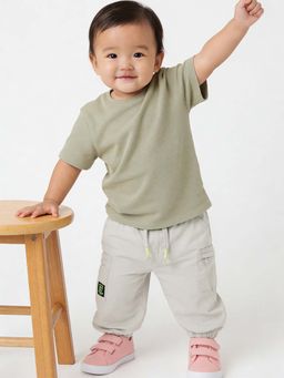 max - Boys Grey Solid Cargo Joggers