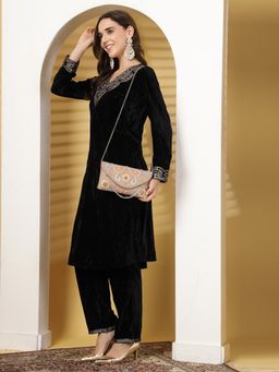 Anekaant - Adorn Coral and Multi Floral Embellished Faux Silk Clutch with Detachable Straps