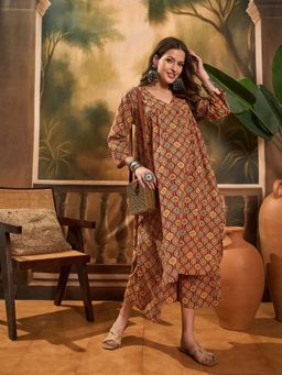 InWeave - Maroon Printed Kurta and Palazzo (Set of 2)