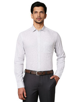 Park Avenue - Men Medium Grey Checks Shirt