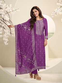 Seerat - Muslin Jacquard Kurta with Trousers and Dupatta (Set of 3)