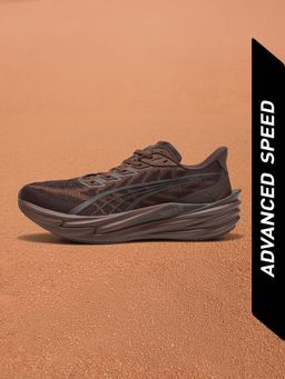 Puma - Men Brown Deviate NITRO 4 Max Running Shoes
