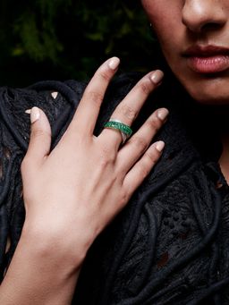 MISS JO - Foliage Twist Silver Cocktail Ring In Green Size