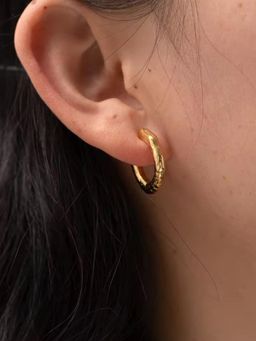 Inaya Accessories - Modern 18Kt Gold Plated Hammered C Shaped Hoop Earrings