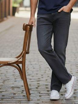 RIGO - Men Charcoal Solid Straight Fit Jeans