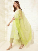 Green color option, Sold out, Currently selected