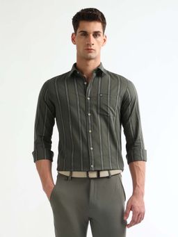 Arrow Sports - Green Slim Fit Casual Shirt