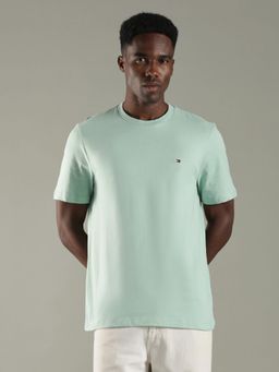 Tommy Hilfiger - Men Green Solid Regular Fit Cotton T-Shirt