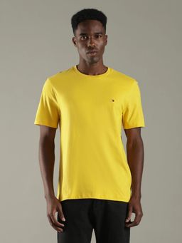 Tommy Hilfiger - Men Yellow Solid Regular Fit Cotton T-Shirt