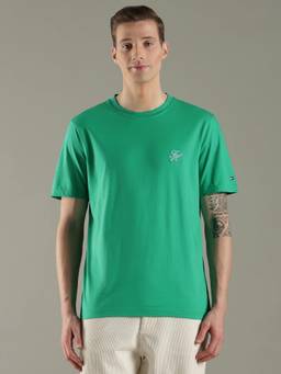 Tommy Hilfiger - Men Green Solid Regular Fit Cotton T-Shirt