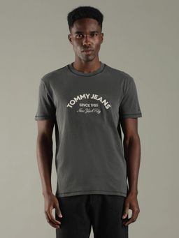 Tommy Hilfiger - Men Black Typography Regular Fit Cotton T-Shirt