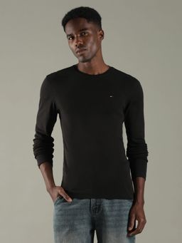 Tommy Hilfiger - Men Black Solid Slim Fit Cotton T-Shirt