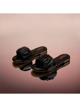 SCENTRA - Solid Black Sandals