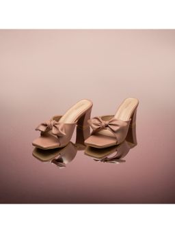 SCENTRA - Solid Peach Heels