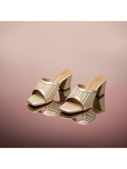 SCENTRA - Spain Patterned Beige Block Sandals