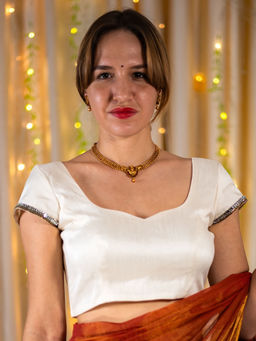 I LOVE SAREES - Off White Half Sleeves Sweetheart Neck Stitched Blouse