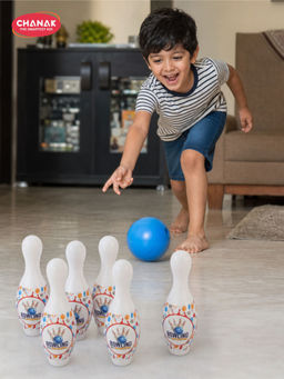 Chanak - White Big Bowling Game Set With Pin And Ball Bowling Set (3 Years)