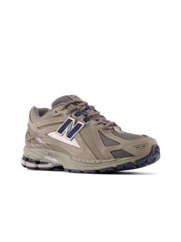 New Balance - Men Beige Sneakers