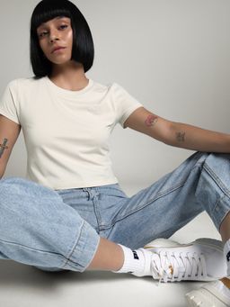 Puma - White Wardrobe Essentials Women's Slim Fit Crop T-Shirt