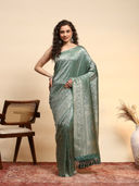 Green color option, Sold out, Currently selected