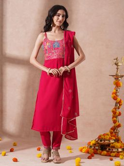FASHOR - Solid Ethnic Embroidered Straight Fit Kurta with Pant and Dupatta - Pink (Set of 3)