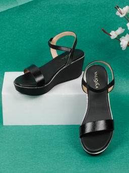 VALIOSAA - Women Black Wedges
