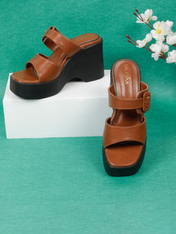 VALIOSAA - Women Tan Wedges