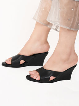 ALL TABS OPEN - Women Textured Round Toe Party Wedges Black