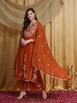 SERONA FABRICS - Rust Embroidered Three Fourth Sleeves Kurta Pant with Dupatta