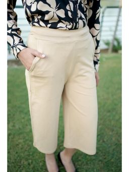 MLADA - Beige Solid Regular Cotton Blend Capri