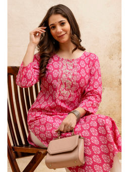 Surhi - Pink Cotton Floral Printed Embroidered Kurta