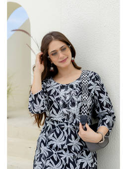 Surhi - Black Cotton Floral Printed Embroidered Kurta