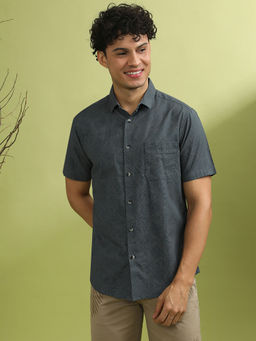 Crocodile - Men Grey Regular Fit Printed Half Sleeves Shirt