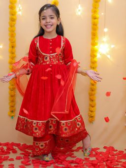 BownBee - Wedding Red Velvet Jacquard Kurta with Palazzo and Dupatta (Set of 3)