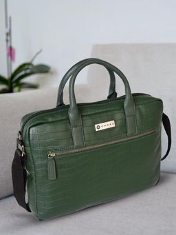 Cross - Green Solid Messenger Bag and Detachabl Strapp (One Size)