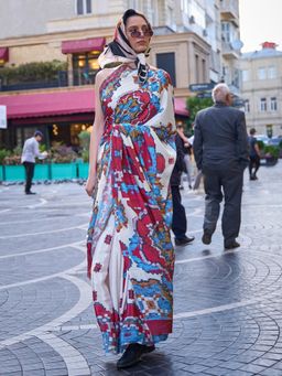 Akhilam - Womens Pure Crepe White Digital Print Designer Saree with Unstitched Blouse