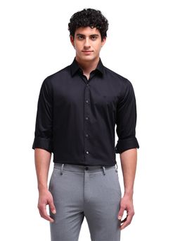 Arrow Newyork - Men Black Solid Full Sleeves Collar Neck Formal Shirt
