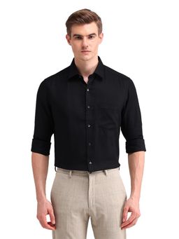 Arrow - Men Black Solid Full Sleeves Collar Neck Formal Shirt