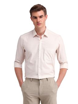 Arrow - Men Peach Checks Full Sleeves Collar Neck Formal Shirt