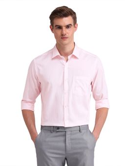 Arrow - Men Pink Solid Full Sleeves Collar Neck Formal Shirt