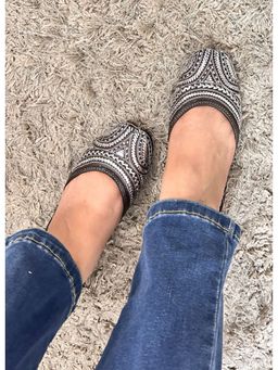 Desi Colour - Leather Basic Brown Juttis