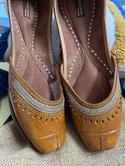 Desi Colour - Tan Leather Hole Juttis