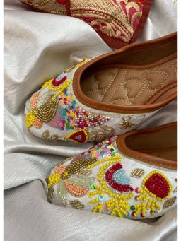 Desi Colour - Multi-Color Pearl Work Juttis