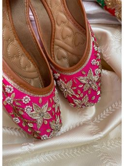 Desi Colour - Dabka Work Pink Juttis