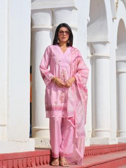 Gahan - Womens V-Neck Pink Linen Kurta with Flex Pant & Matching Dupatta