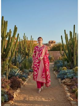 Gahan - Women Pink Printed Cotton Kurta with Pant & Dupatta