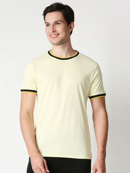Bewakoof - Men's Yellow Solid T Shirt