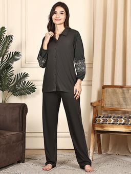 Kanvin - Women Green Solid Full Sleeves Night Suit