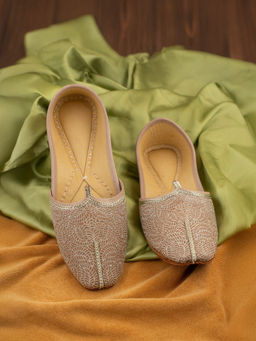 Korakari - Men Riwaz Punjabi Juttis
